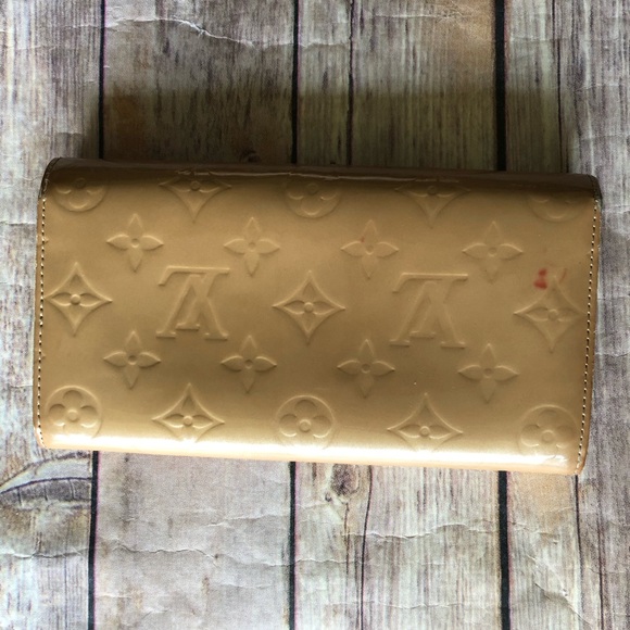 Louis Vuitton Vernis Beige Sarah long wallet. - Picture 2 of 10